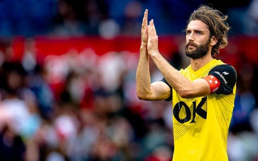 场补强在球 场补强在球